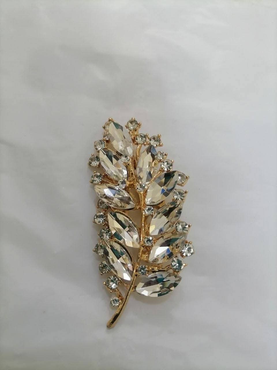 1High vintage stone brooche for female 3500